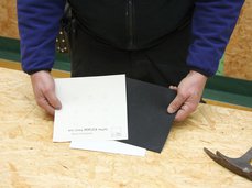 2. Schablone auflegen