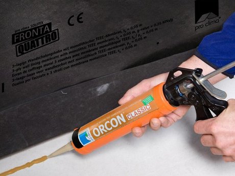 6a. Anschluss an raue oder mineralische Untergründe (z. B. Bodenplatte)