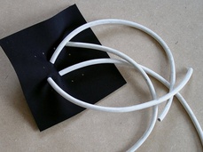 3. Kabel durchziehen